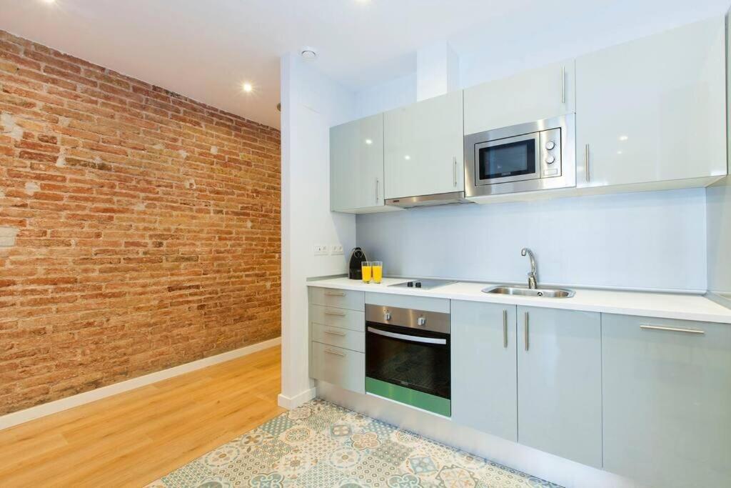 Perfectly Located 4Bed 4Bath Apartment In Eixample * Barcelona