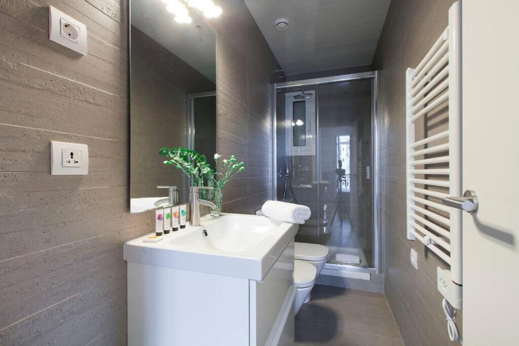Perfectly Located 4Bed 4Bath Apartment In Eixample Apartamento *