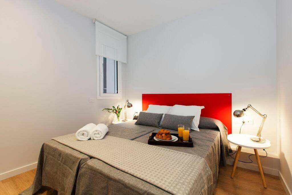 Perfectly Located 4Bed 4Bath Apartment In Eixample Apartamento *