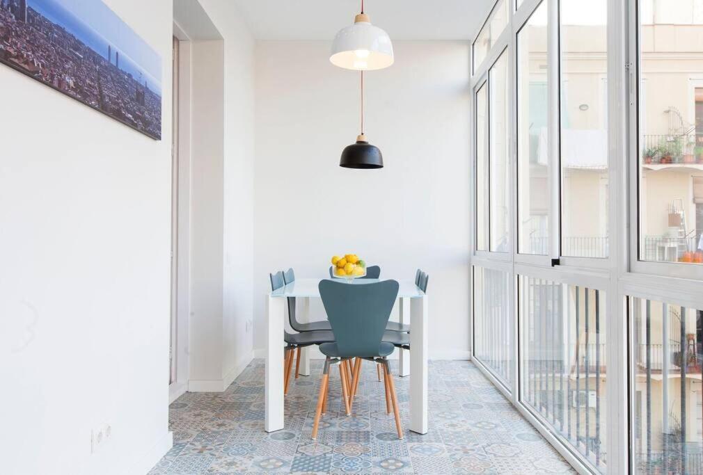 Perfectly Located 4Bed 4Bath Apartment In Eixample Apartamento Barcelona