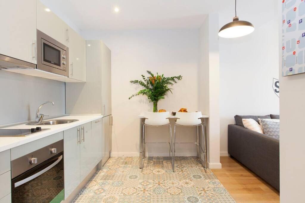 Perfectly Located 4bed 4bath In 1 2 Apartament *